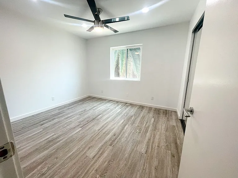 1940 Preston Ave #102A — Photo 15