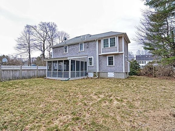 5th image of 84 Billings St