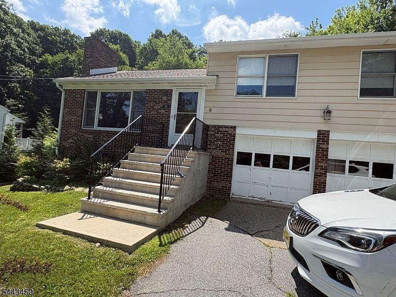 2nd image of 26 Chestnut Tree Dr