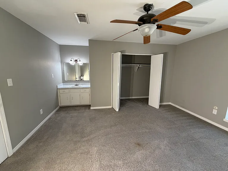 2107 Langley Ave — Photo 9