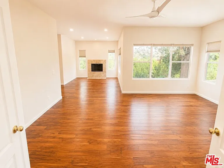7371 Westcliff Dr — Photo 10