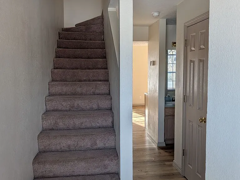 540 Abby Ln #8 — Photo 6