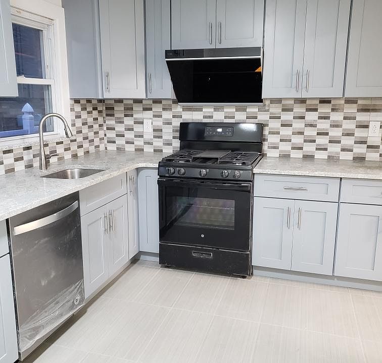 1st image of 14510 24th Ave Floor 1
