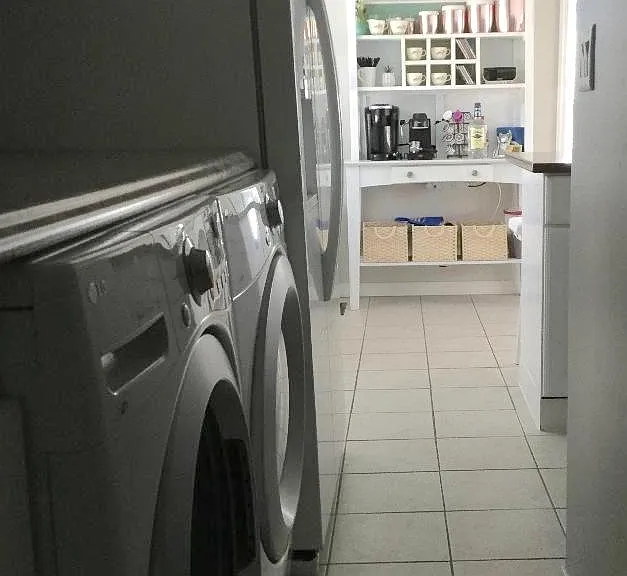 laundry toward coffee bar