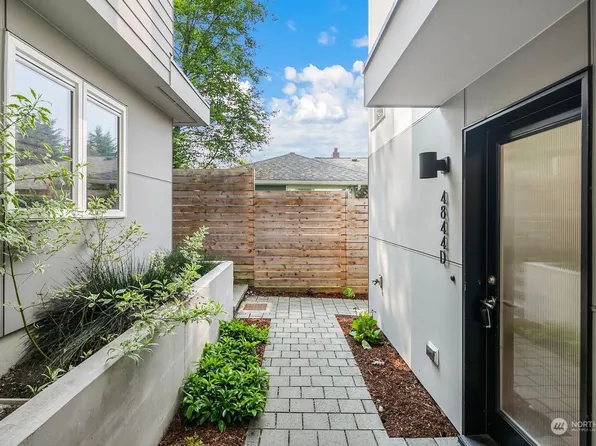 4844 Fauntleroy Way SW #D, Seattle, WA 98116