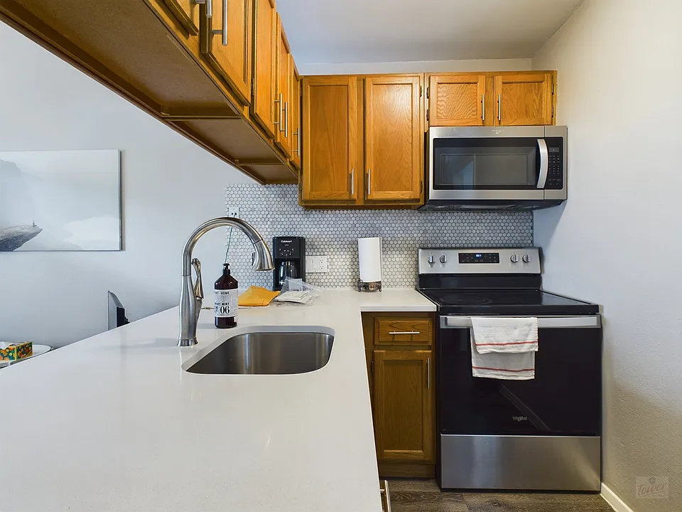 2815 Rio Grande St #213