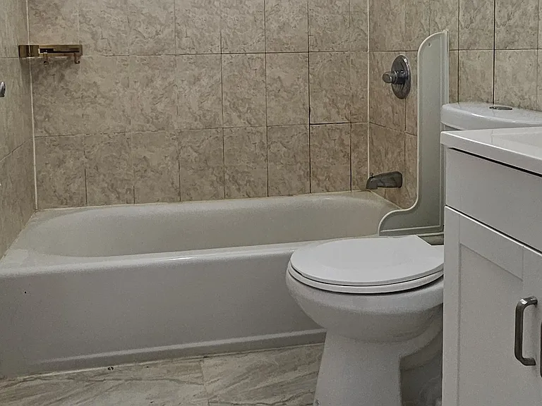98 Maple St #3A — Photo 9