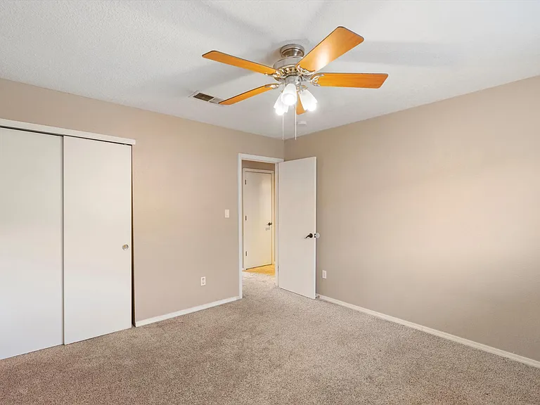 12428 Rainier Way NE — Photo 27