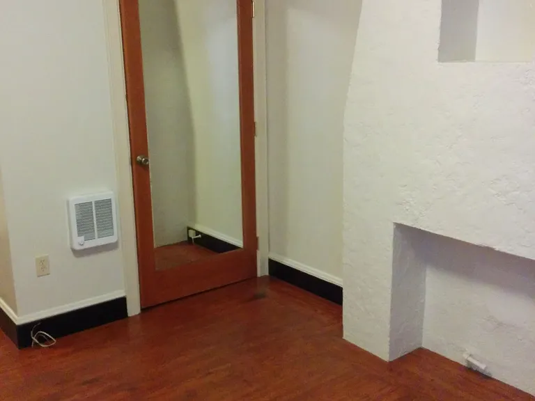 2562 Sacramento St #2562 — Photo 3