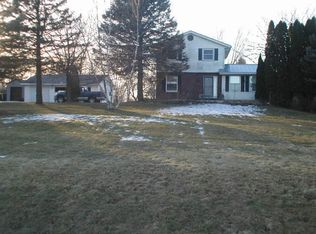 N8579 Hilltop Rd, Watertown, WI 53094