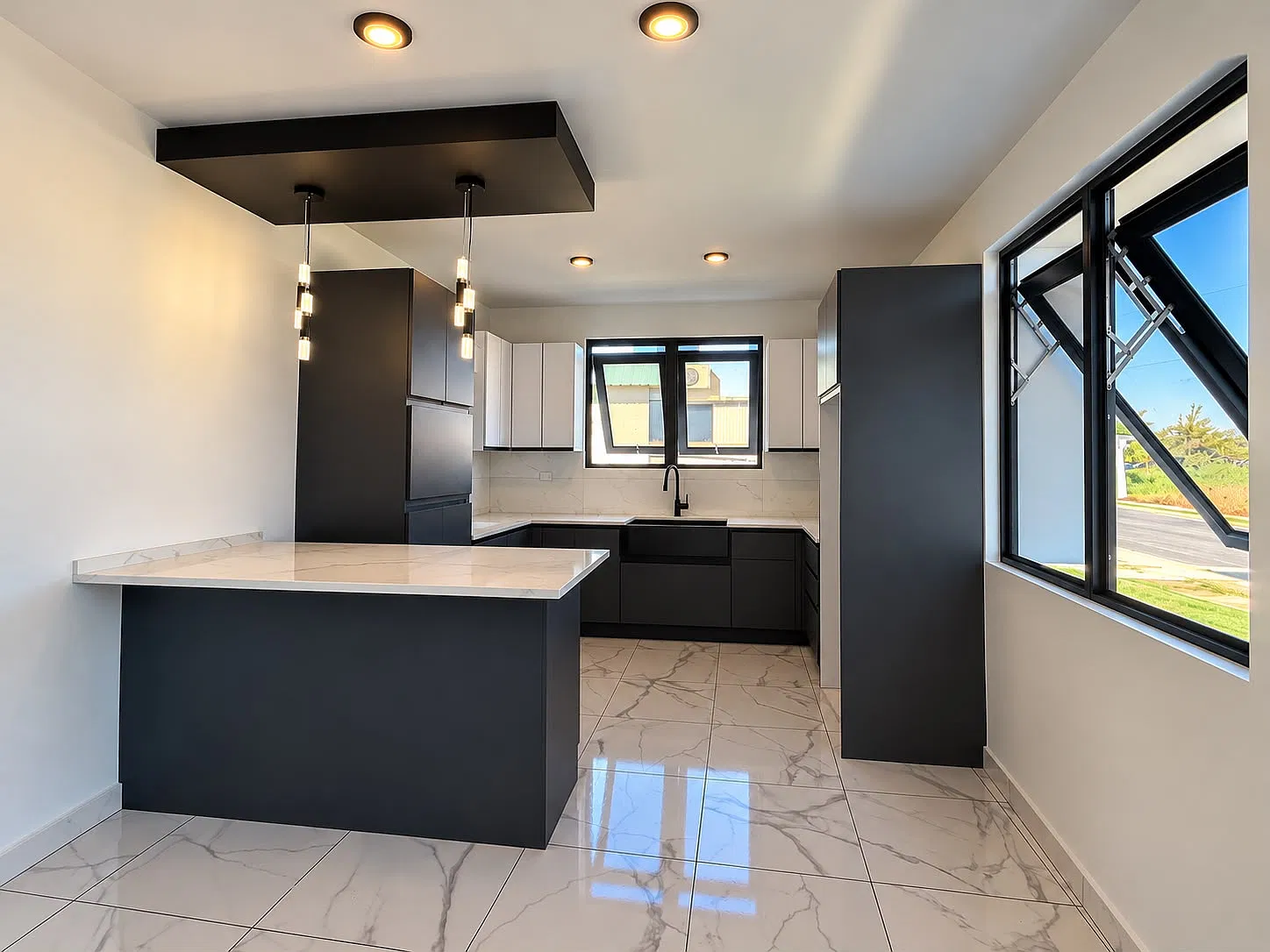 3 bed, 2150 sqft, $2,500 — Photo 4