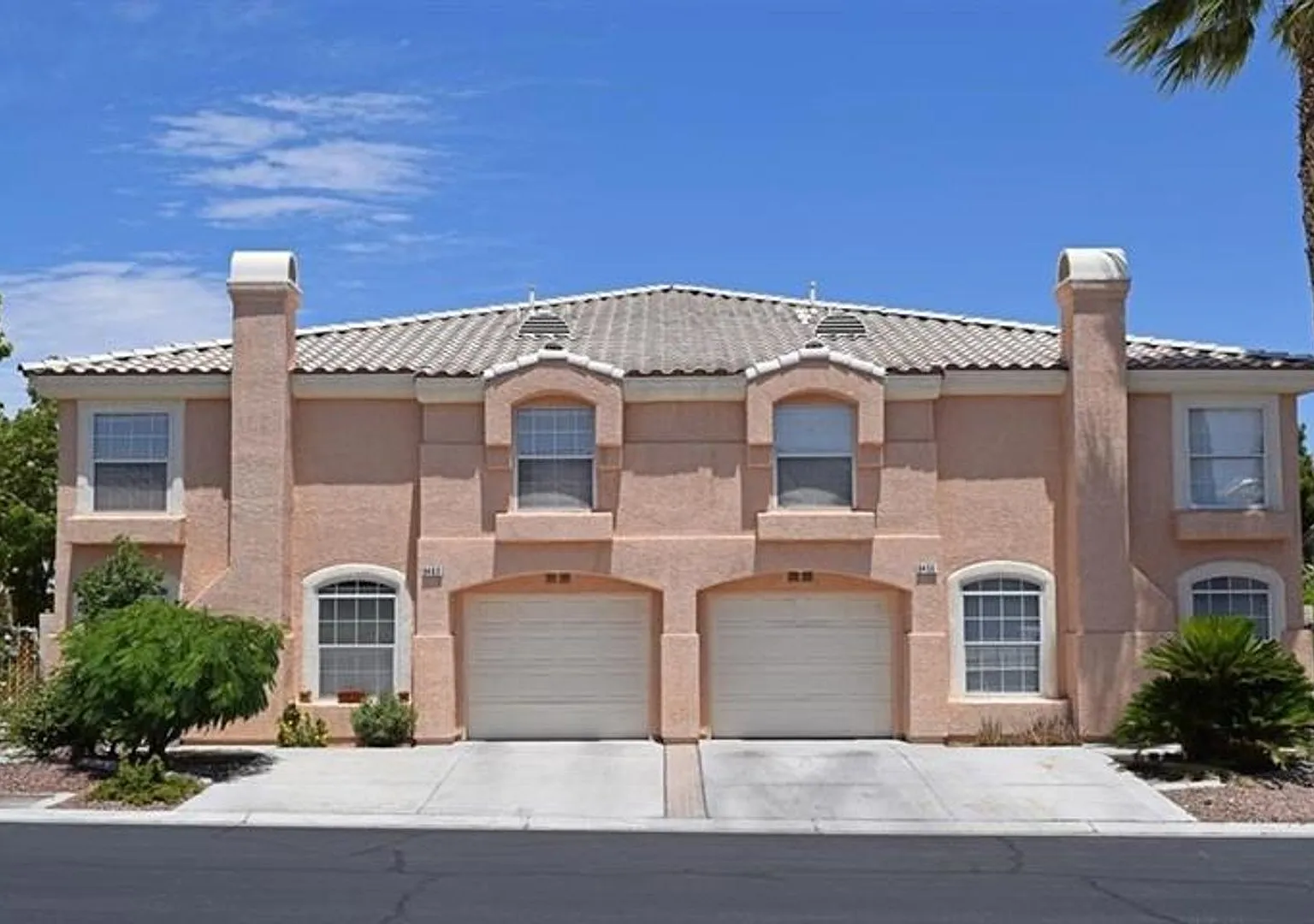 Limited Time Only! $500 Off Second Months Rent! Inviting Home With Open Layout In A Prime Northwe... — Photo 3
