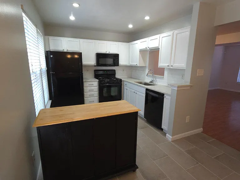 4703 Colonnade Way — Photo 17