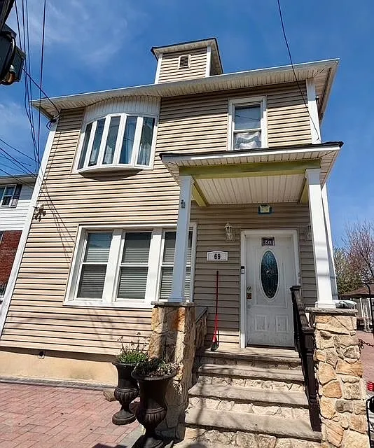 69 Miller Ave #1R