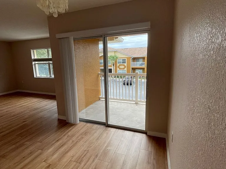 4600 E Moody Blvd #7L — Photo 5