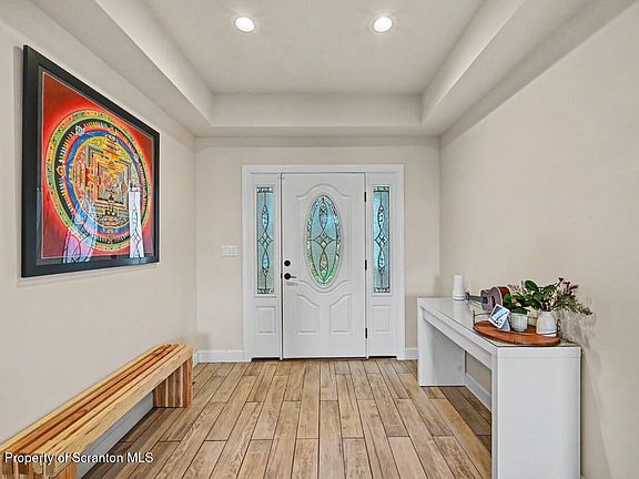 2nd image of 120 Kimberly Cir