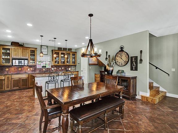 5th image of 705 Cedar Dr