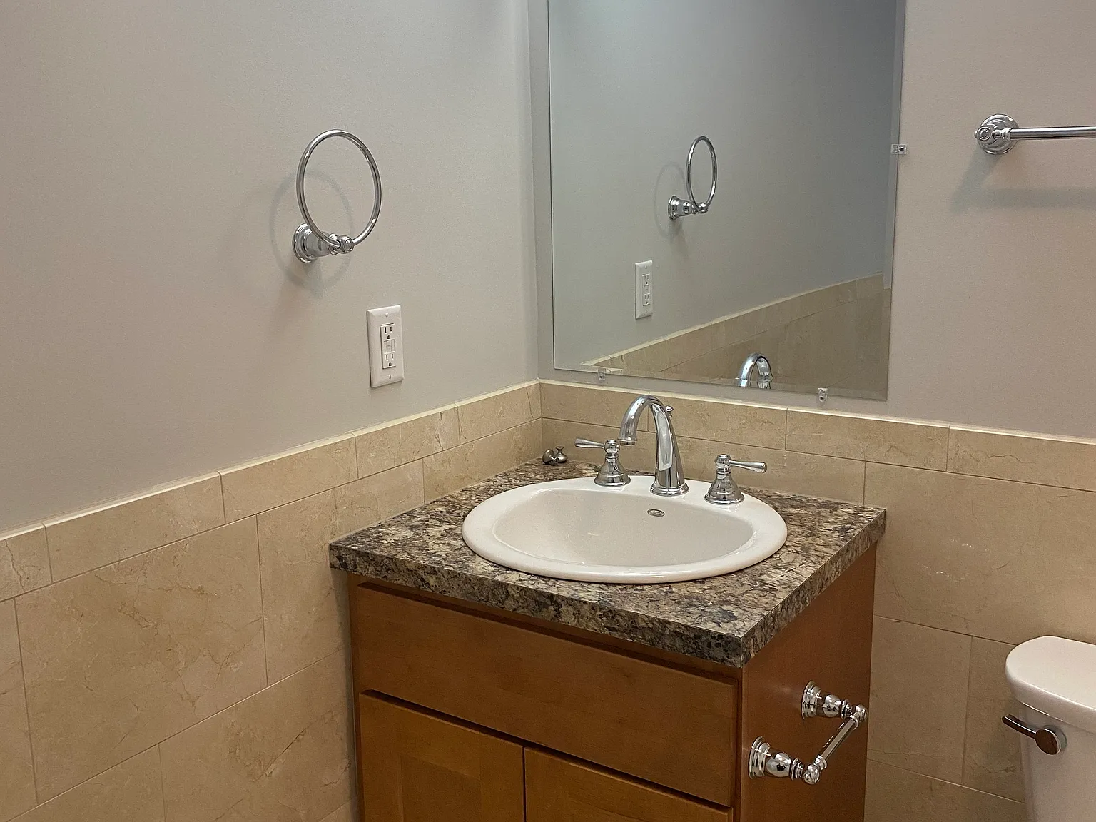 1 bed, 921 sqft, $1,900 — Photo 2