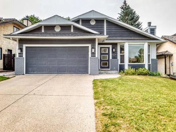 51 S Strathaven Cir SW, Calgary, AB T3H 2E9
