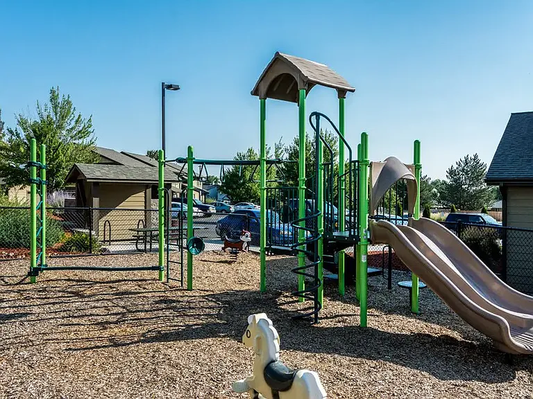2050 SW Timber Ave — Photo 6