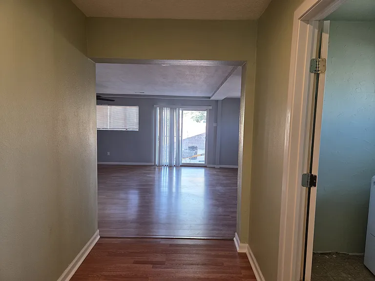 921 Madeira Dr SE — Photo 9