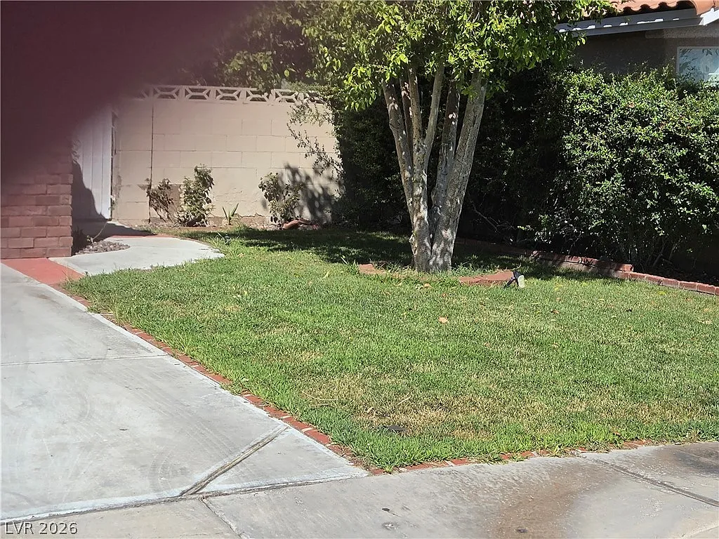 3 bed, 3.0 bath, 2497 sqft, $2,850 — Photo 3