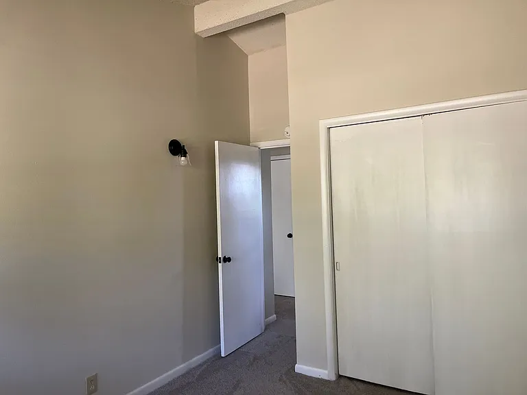 2307 Colony Dr SW — Photo 8