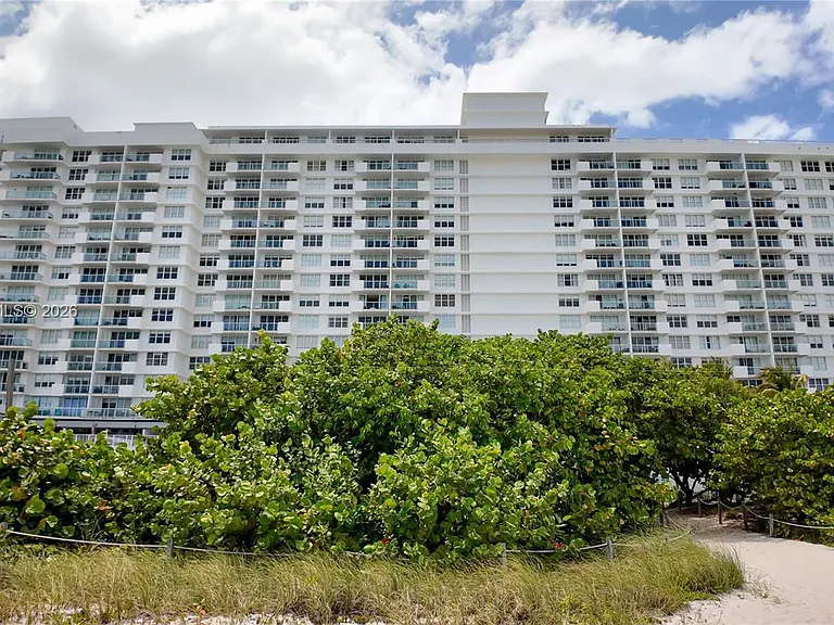 5601 Collins Ave #711 — Photo 39