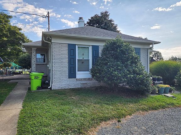 3rd image of 301 Queen Anne Club Dr