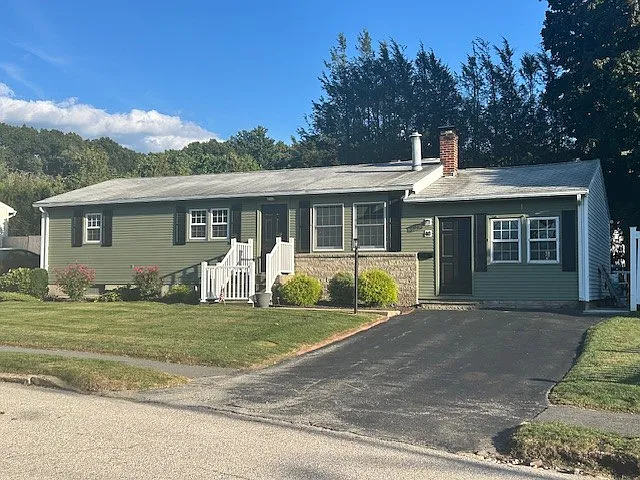 40 Stony Brook Dr
