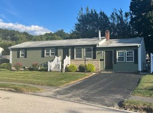 40 Stony Brook Dr, Cranston, RI 02920