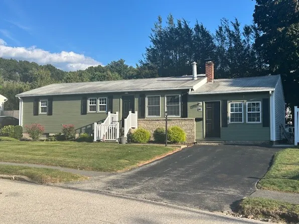 40 Stony Brook Dr, Cranston, RI 02920