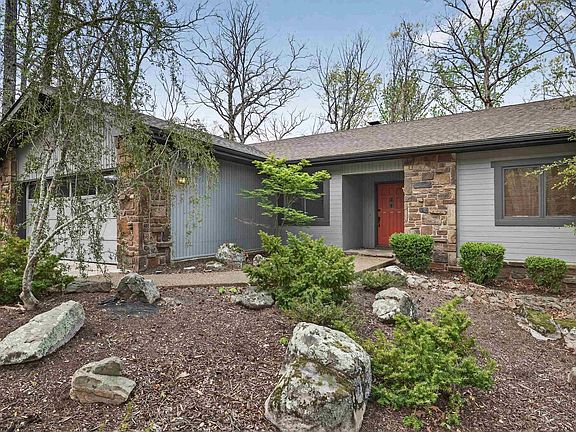 3rd image of 15 Ontur Ln