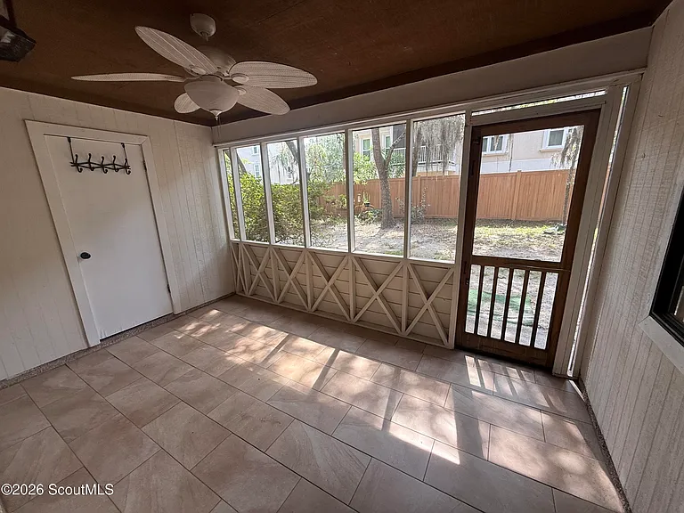 227 Walmar Grv — Photo 15