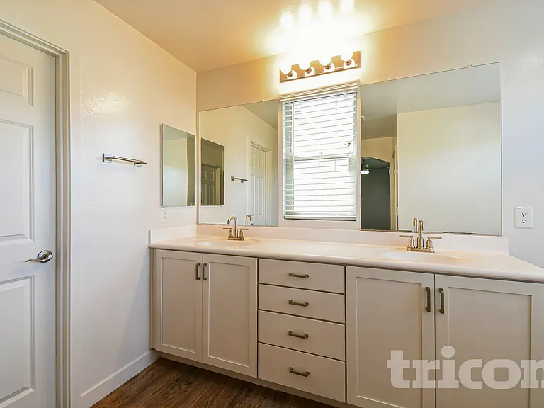 9322 E Solina Ave — Photo 7