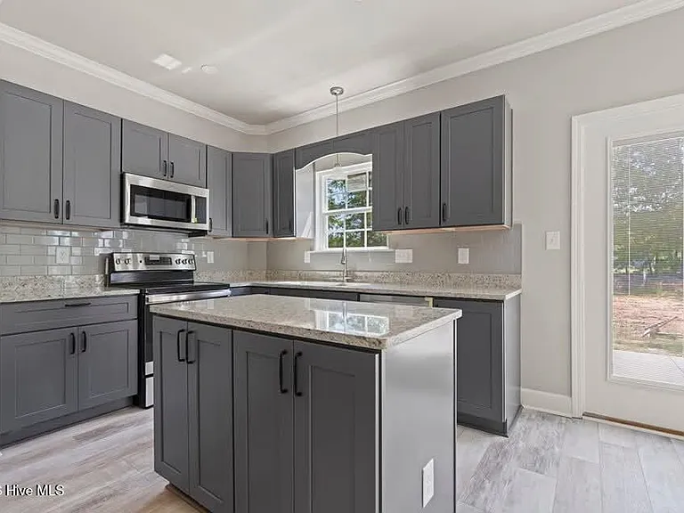 1208 Jessie Way — Photo 16