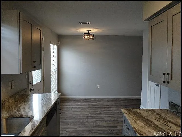 3 bed, 2.5 bath, 1500 sqft, $1,650 — Photo 4