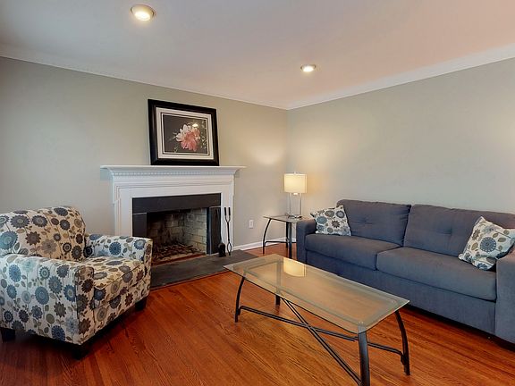 2nd image of 5 Lee Ct