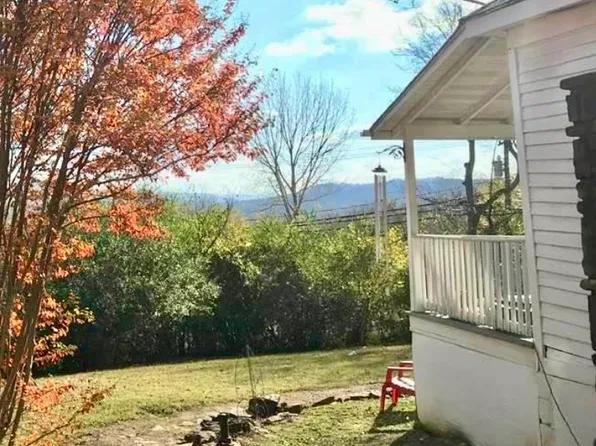 1320 E Huntsville Rd, Fayetteville, AR 72701