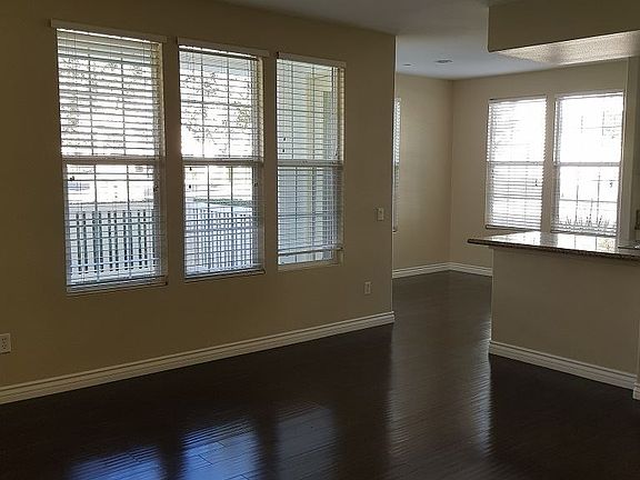 5th image of 5361 Gillespie St
