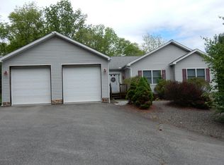 158 Bowman Rd, Cresco, PA 18344