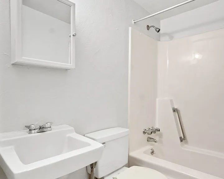 Baldwin Cathell Townhouses — Photo 51