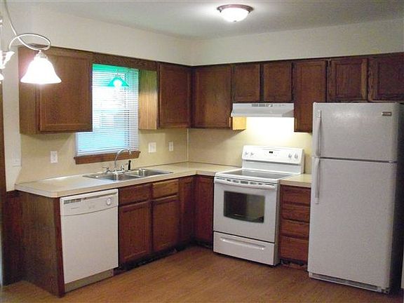 506 60th Kitchen