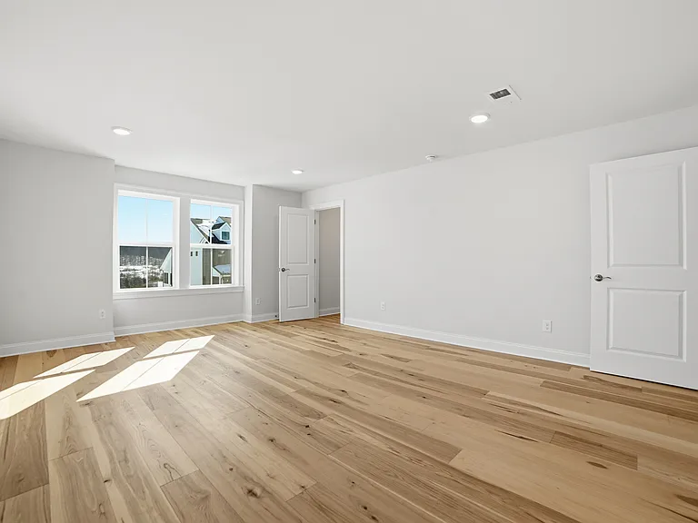 18 Whitaker Ln — Photo 34