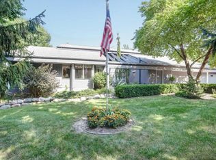 1901 Melody Hill Cir, Excelsior, MN 55331