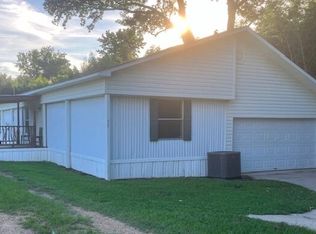 32 Shine Bullock Rd, Laurel, MS 39443