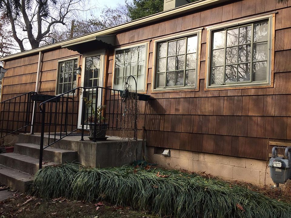 1st image of 658 Montclair Dr