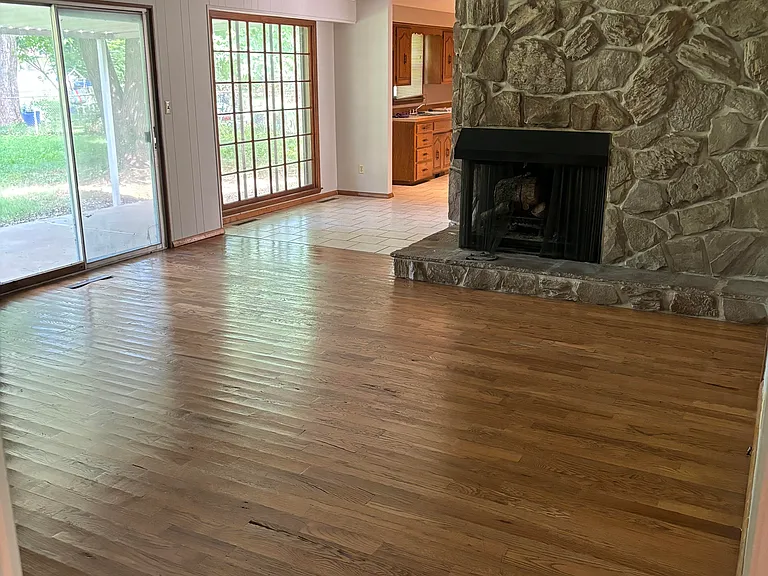 3325 S Danbury Ave — Photo 2