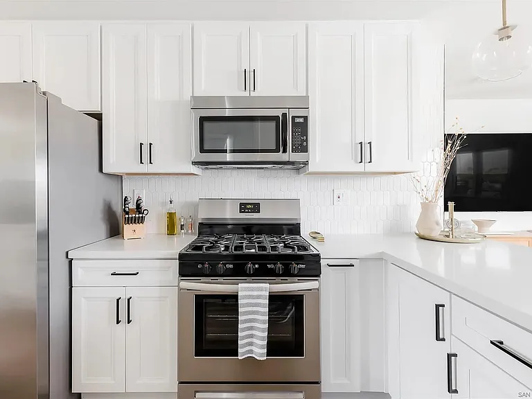 1231 Center Ave #1231 — Photo 8