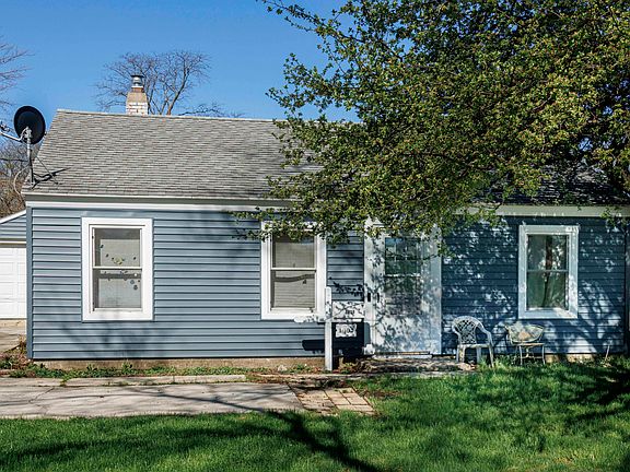 2nd image of 1409 Fuller Ave NE